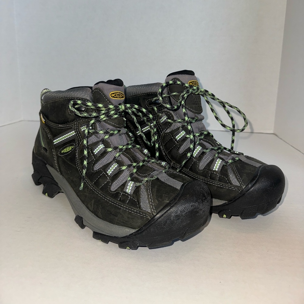 Women’s Keen Hiking boots